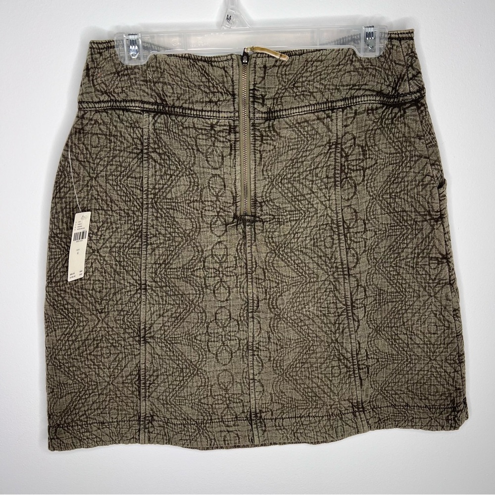 M21 NWT Anthropologie Pilcro Moss Embossed Mini Skirt - Picture 7 of 8